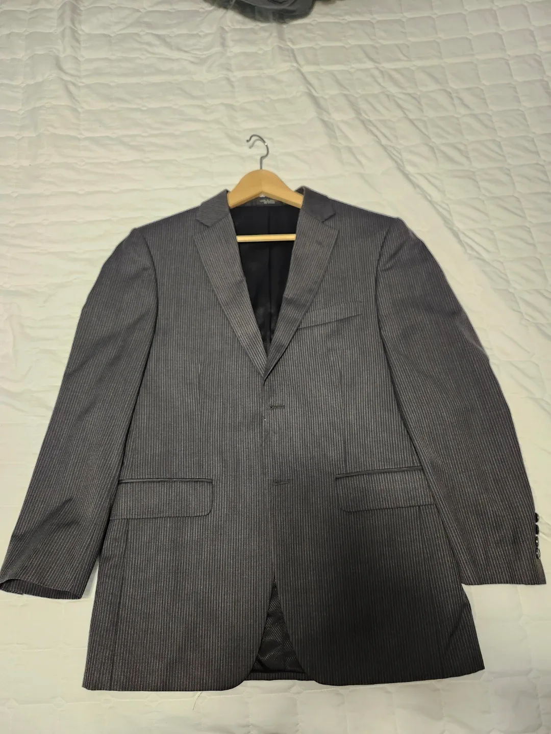 Men's Pinstripe 100% Wool Suit Jacket image indicator(3)