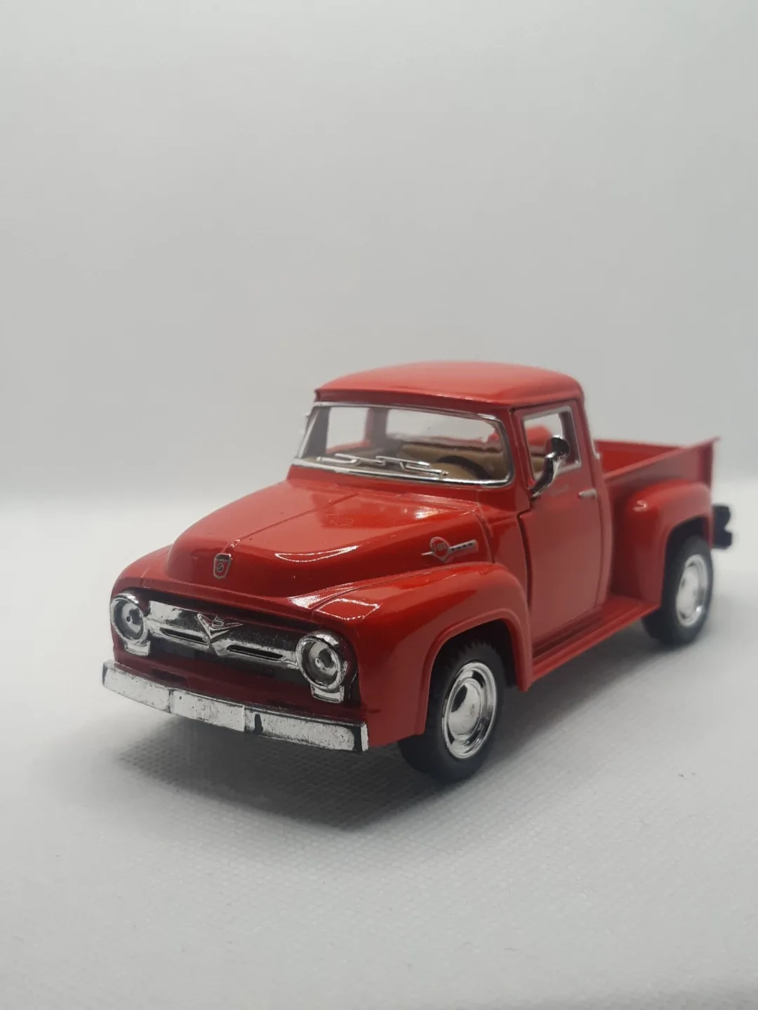 Kinsmart 1956 Ford F-100 Pickup diecast model