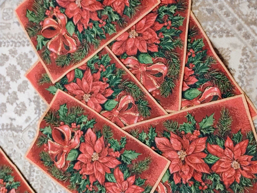 Christmas Poinsettia Placemats, table runners & window valance