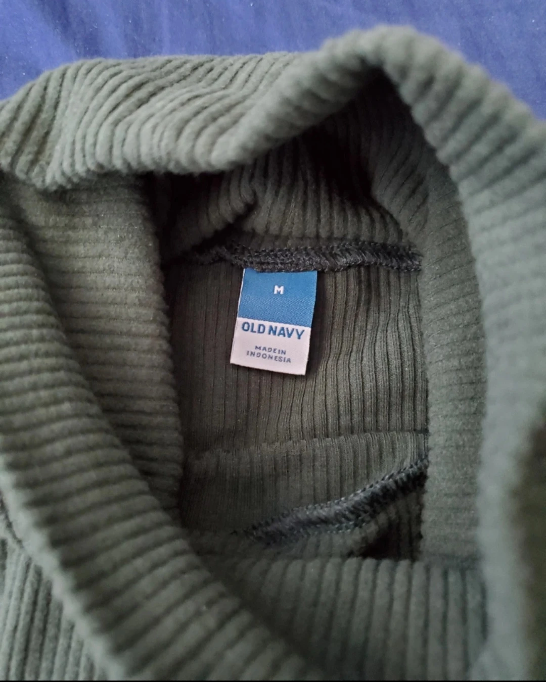 BNWT Old Navy Green Turtleneck - Size M - photo 3