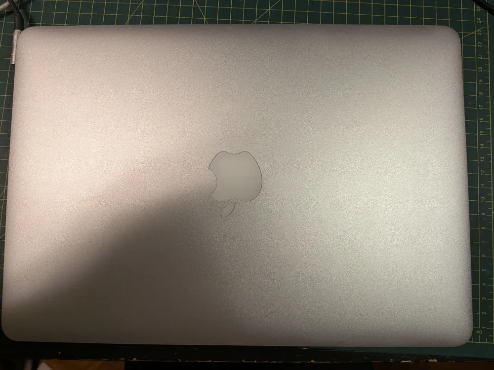 250GB 13" MacBook Air image indicator(3)