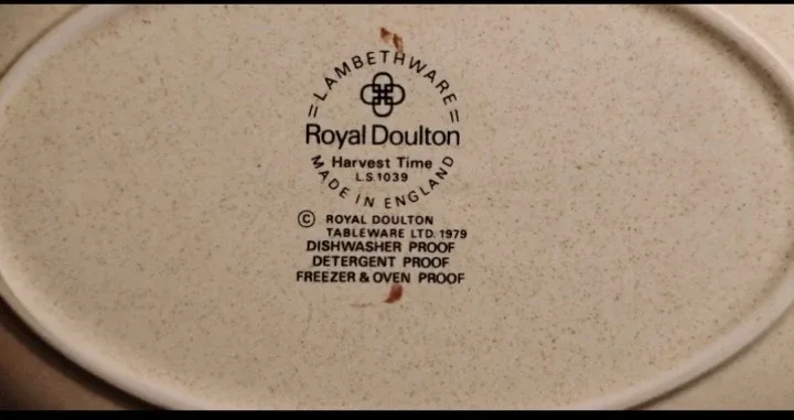 Royal Doulton Lambethware Harvest Time Serving Bowl image indicator(2)