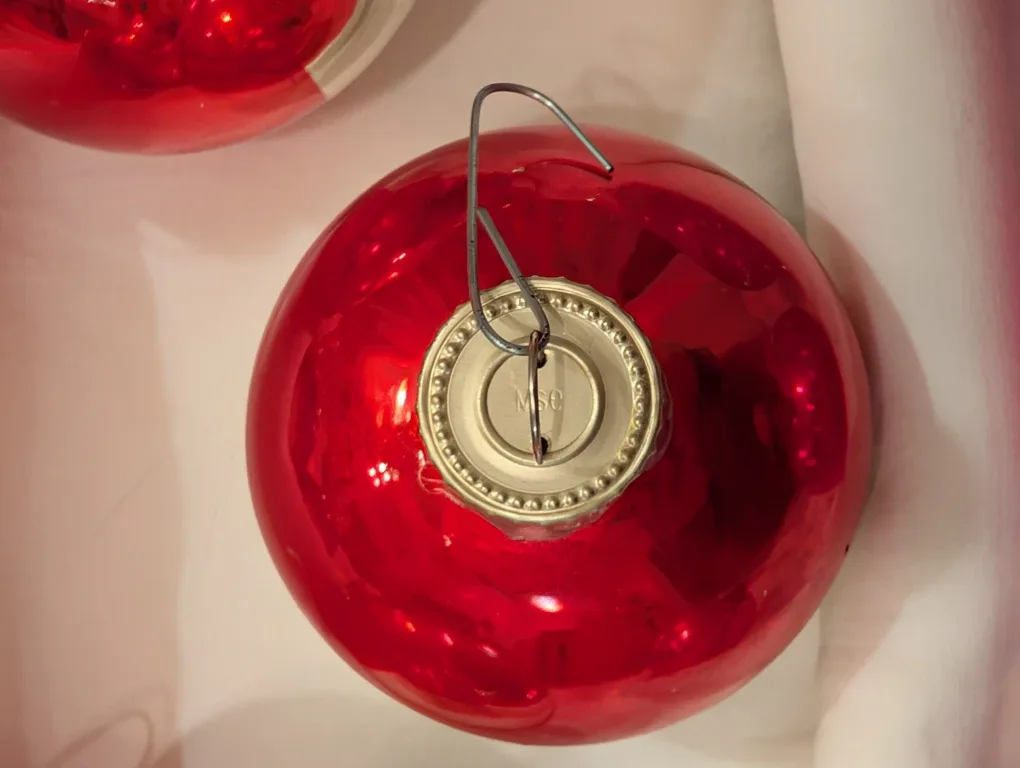 Vintage Christmas Tree Ornaments image indicator(3)