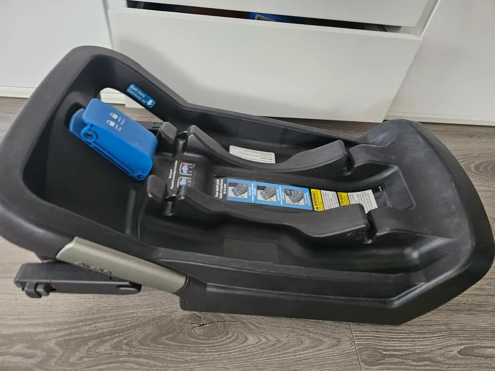 Nuna Pipa Car Seat - Mineral color - Like New (2024) image indicator(5)