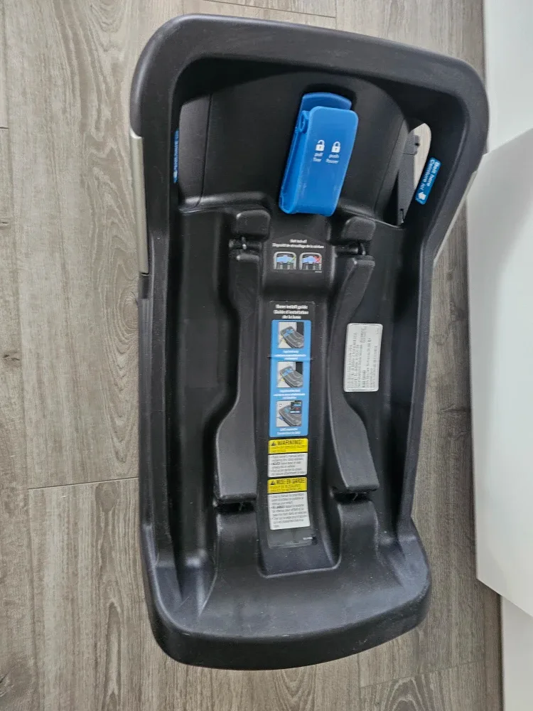 Nuna Pipa Car Seat - Mineral color - Like New (2024) image indicator(6)