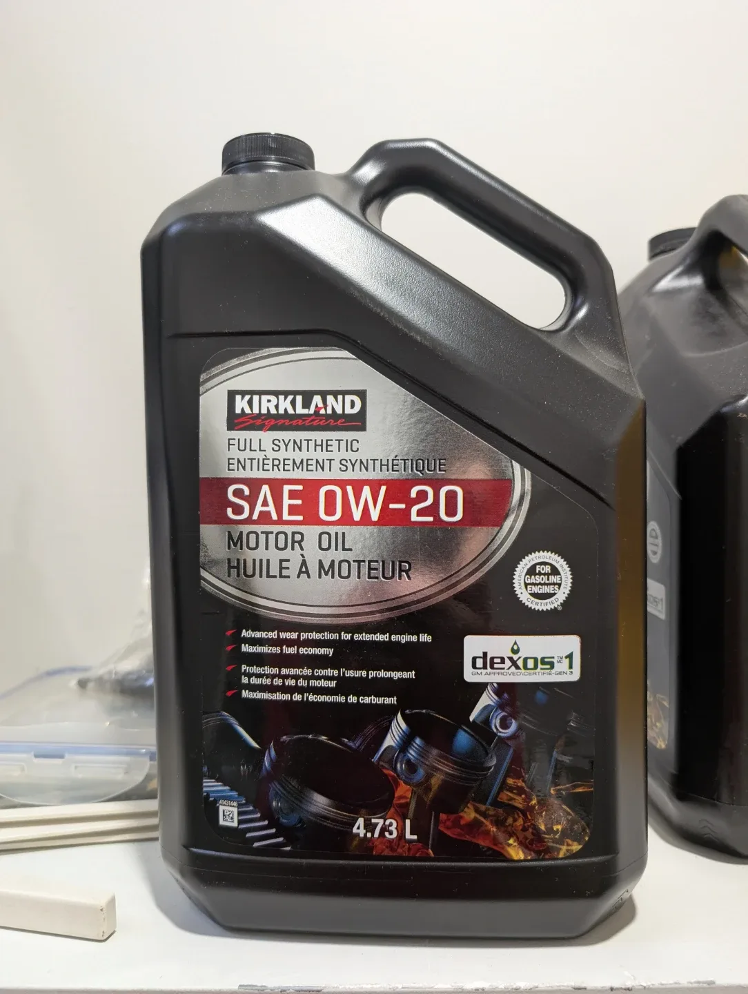 Kirkland Signature SAE 0W-20 Motor Oil - 4.73 L