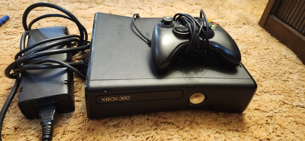 Xbox 360 Console with Controller
