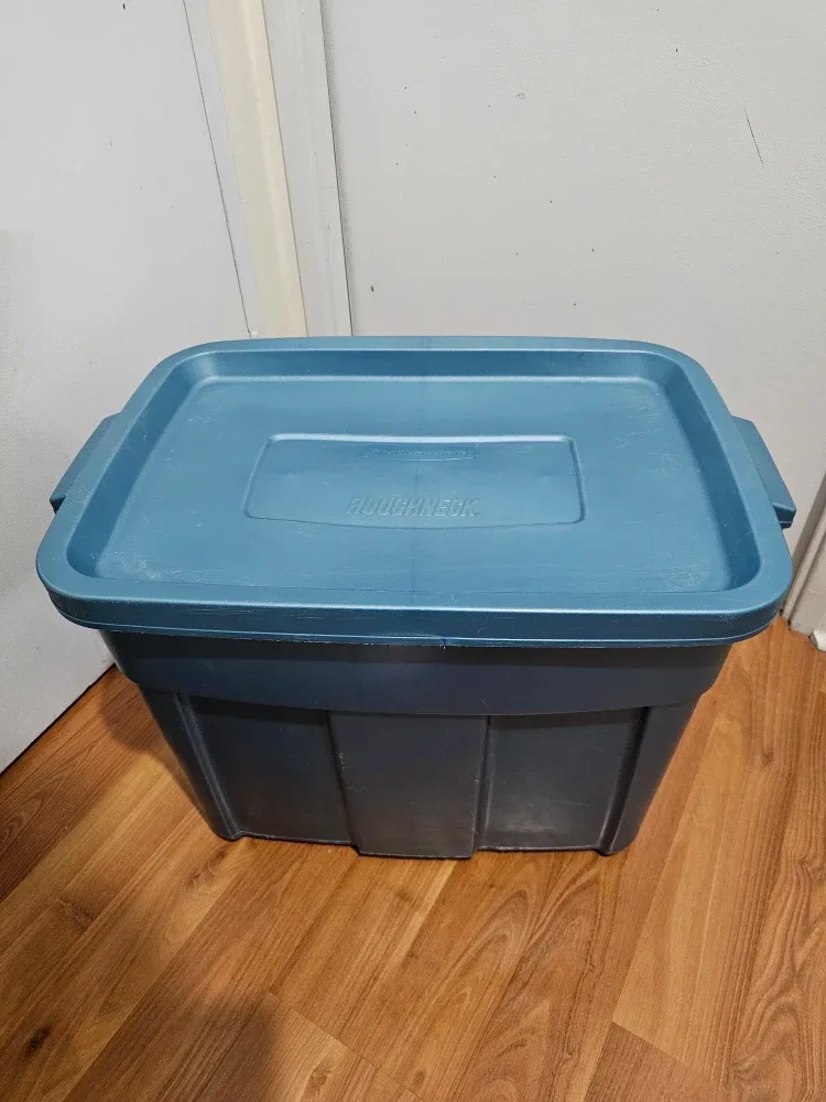 Rubbermaid Roughneck Tote Bin w/ Lid, 68 L/18 GAL #Cleanout ♻️