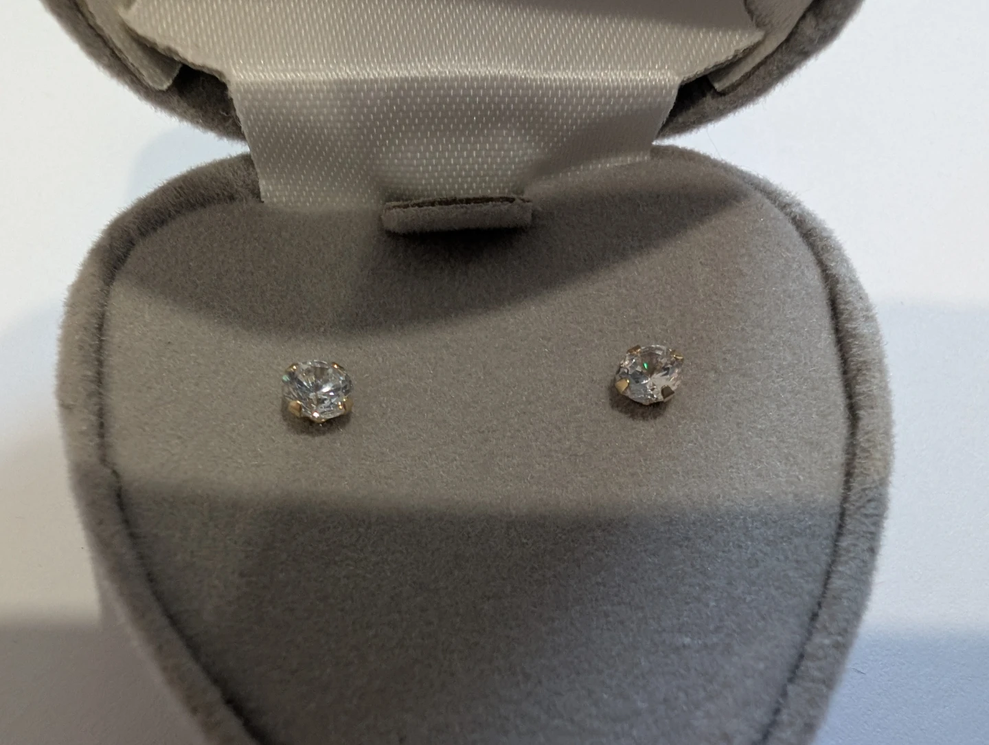 Brand New 14K Yellow Gold Cubic Zirconia Earrings For Sale - photo 4