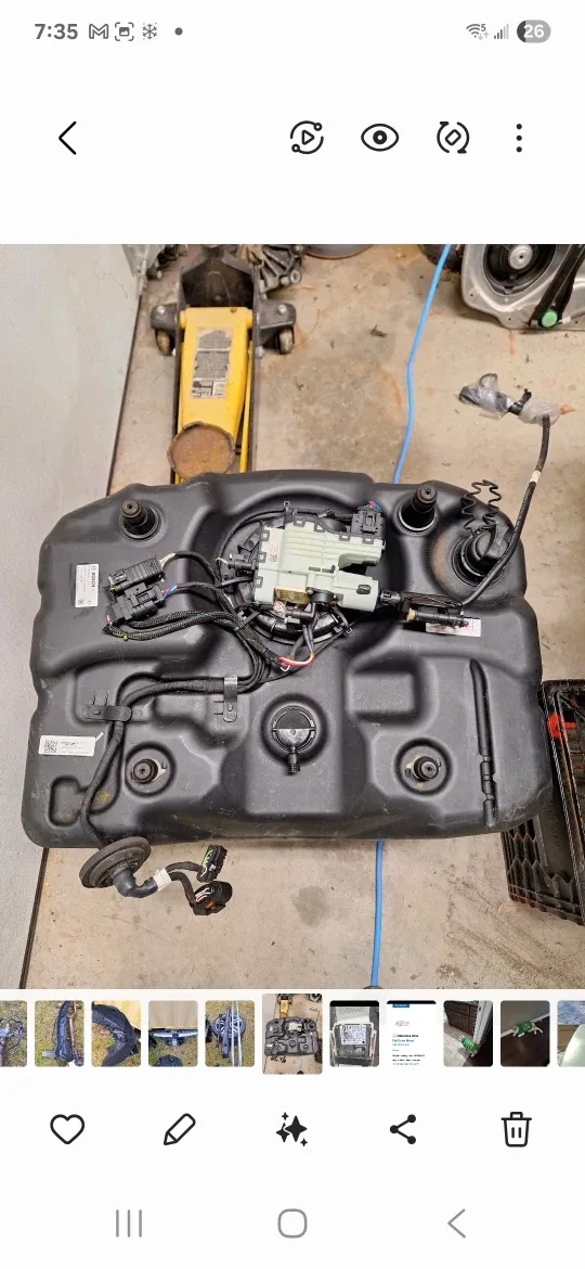 2015 Mercedes GLK 250 DEF TANK