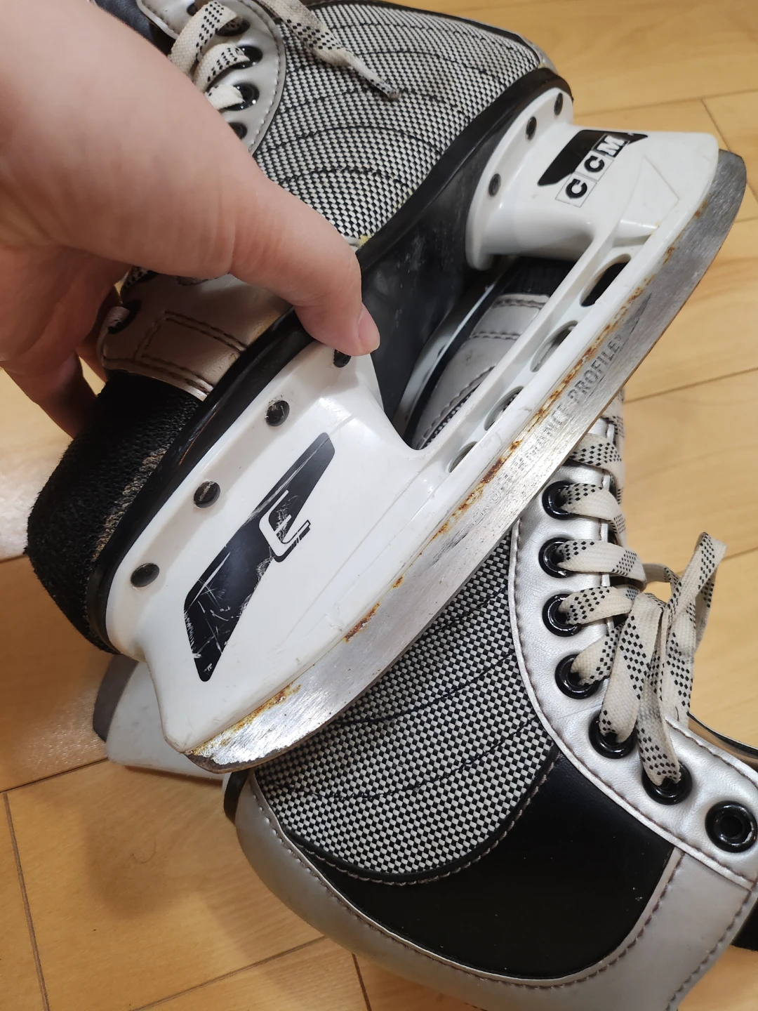 CCM Ice Hockey Skates - Size 4 - photo 2