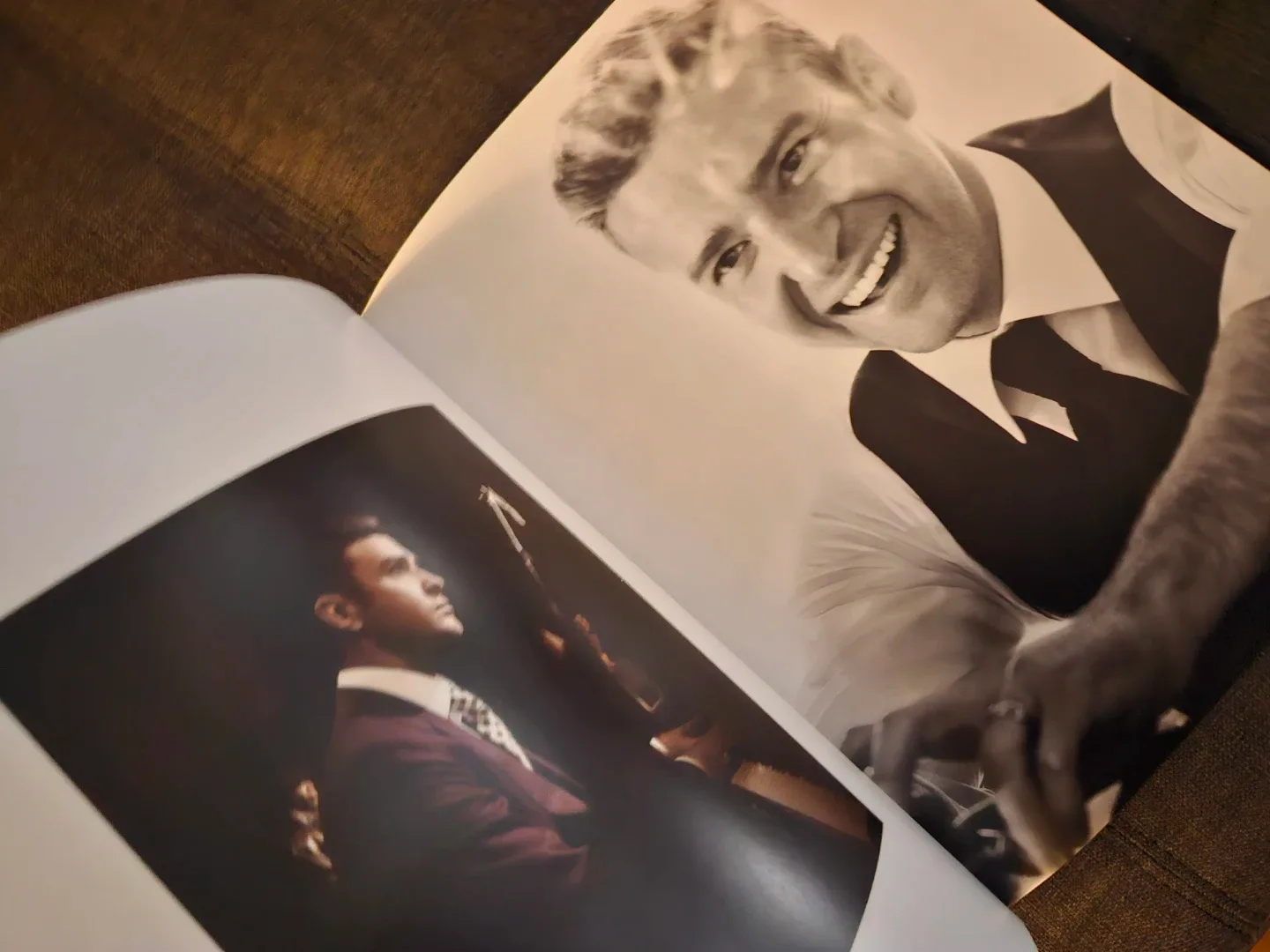 Justin Timberlake 20/20 Experience Tour Book + Tickets image indicator(2)