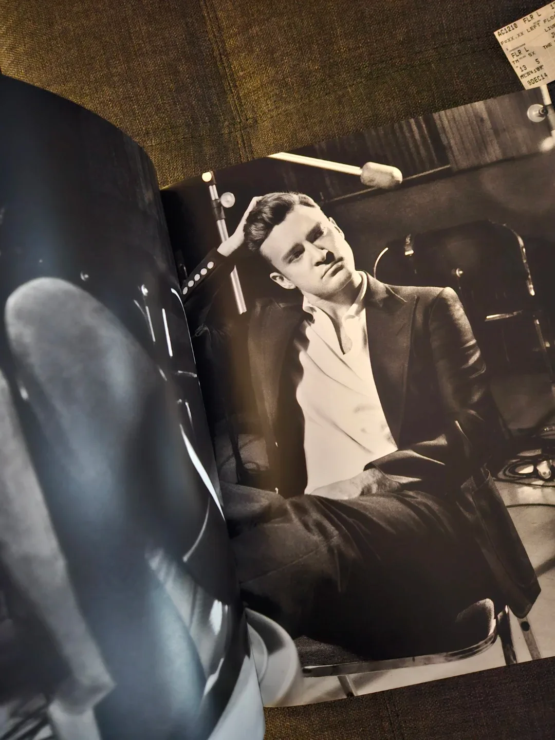Justin Timberlake 20/20 Experience Tour Book + Tickets image indicator(4)