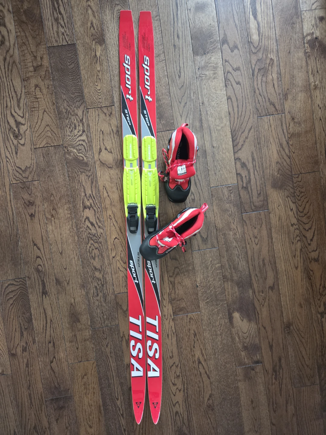 Junior Ski Boots and skis -Boots  Size 33, skis-130