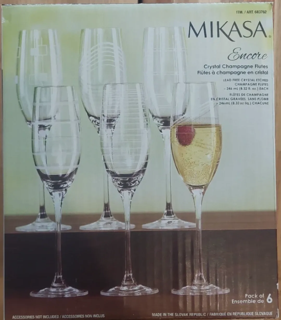 Mikasa Encore Crystal Champagne Flutes - New in Box!