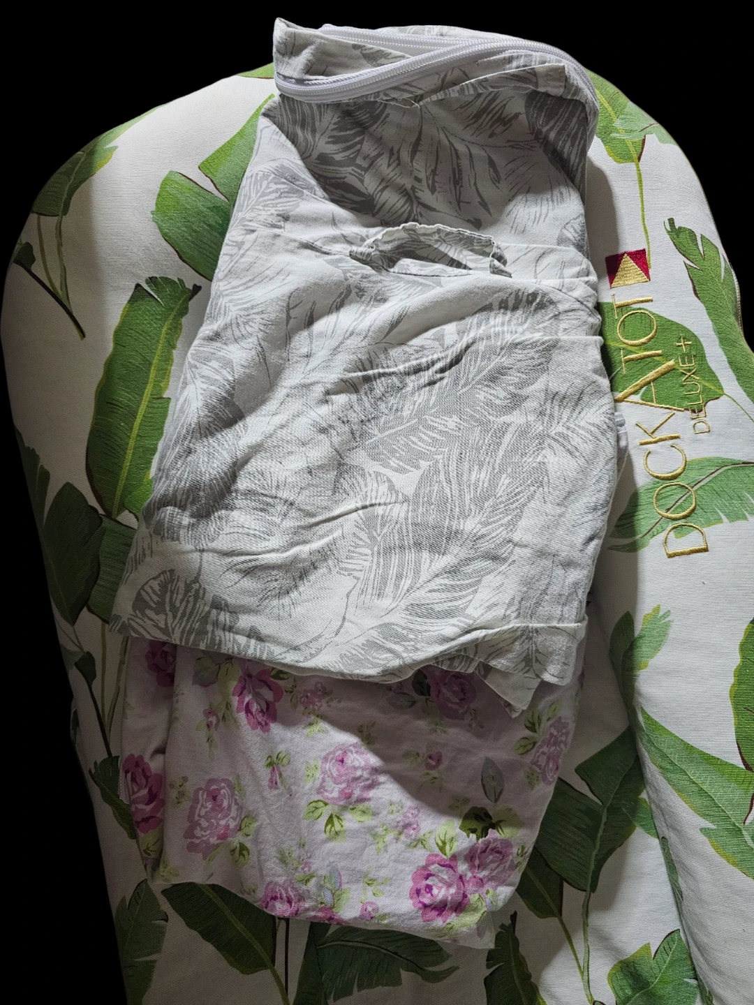 DockATot Deluxe + 2 extra covers  #Cleanout - photo 2