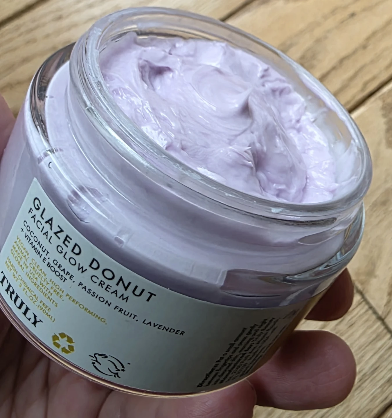 Truly Glazed Donut Facial Glow Cream - photo 2