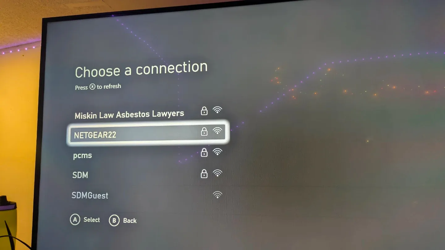 Xbox One X Console image indicator(4)