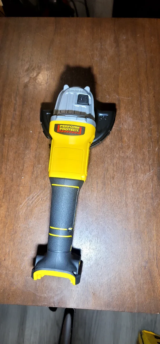 DeWalt 20V Cordless Power Tool Combo Kit image indicator(7)