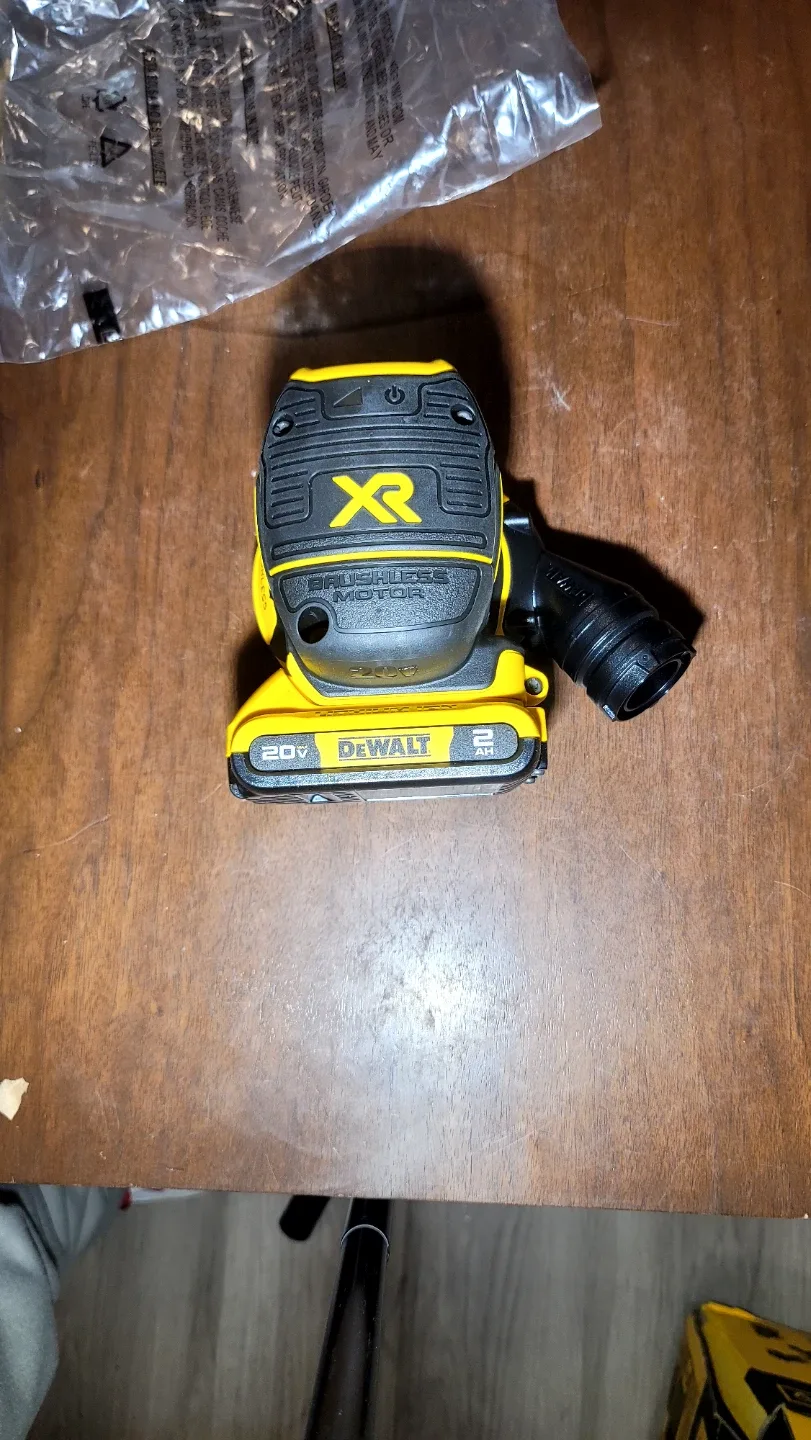 DeWalt 20V Cordless Power Tool Combo Kit image indicator(10)