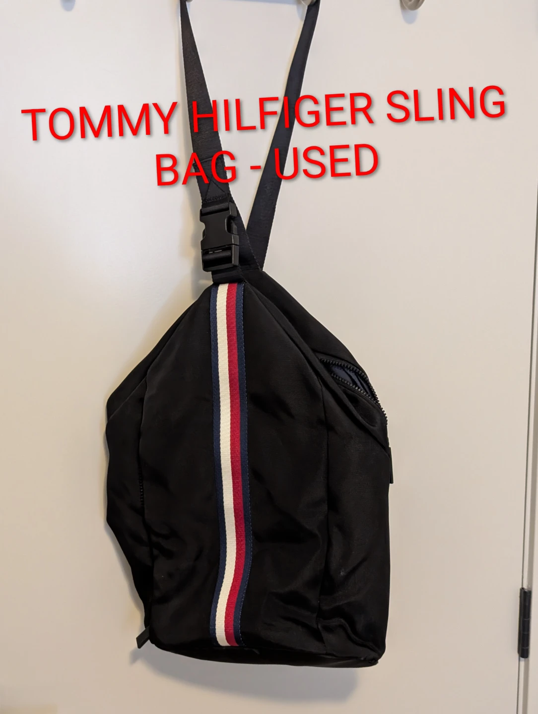 Tommy Hilfiger Sling Bag - Black