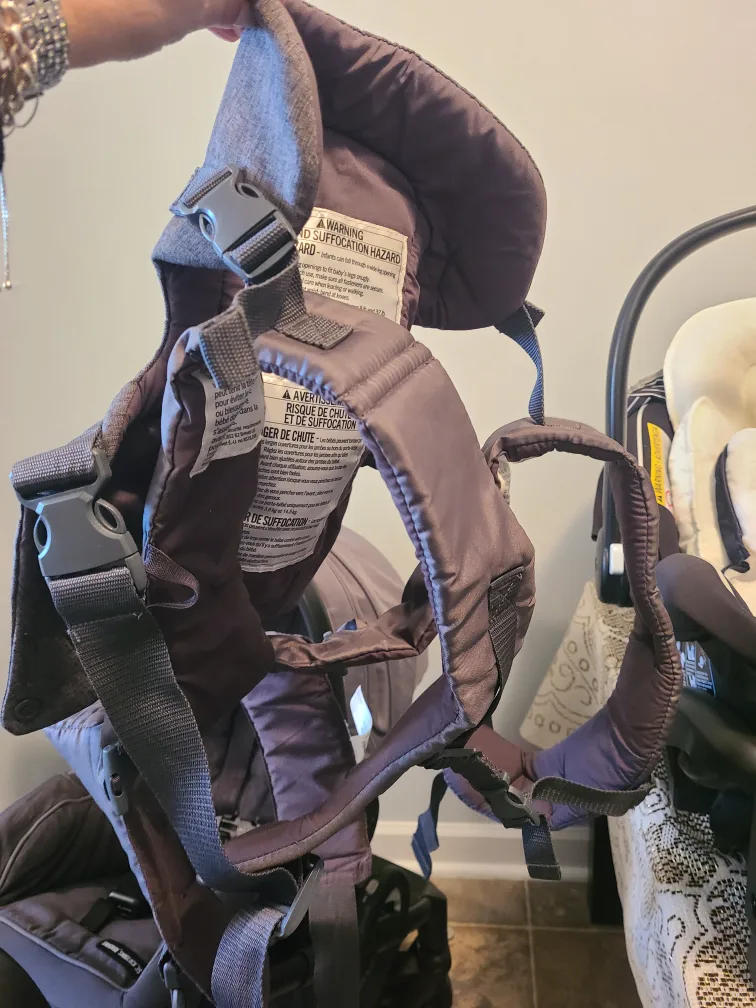 stroller and 2 car seats bundle image indicator(6)