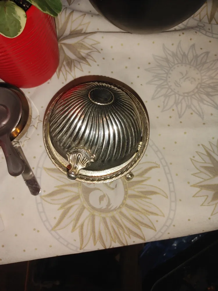 Vintage Silver Plated Butter Dish from the 40's image indicator(4)