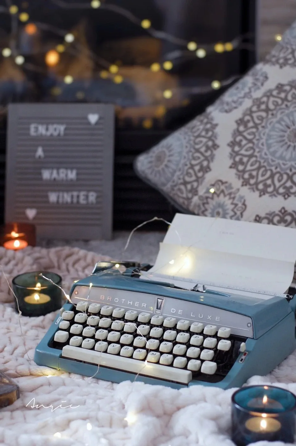 Brother Deluxe Vintage Typewriter w/ Case