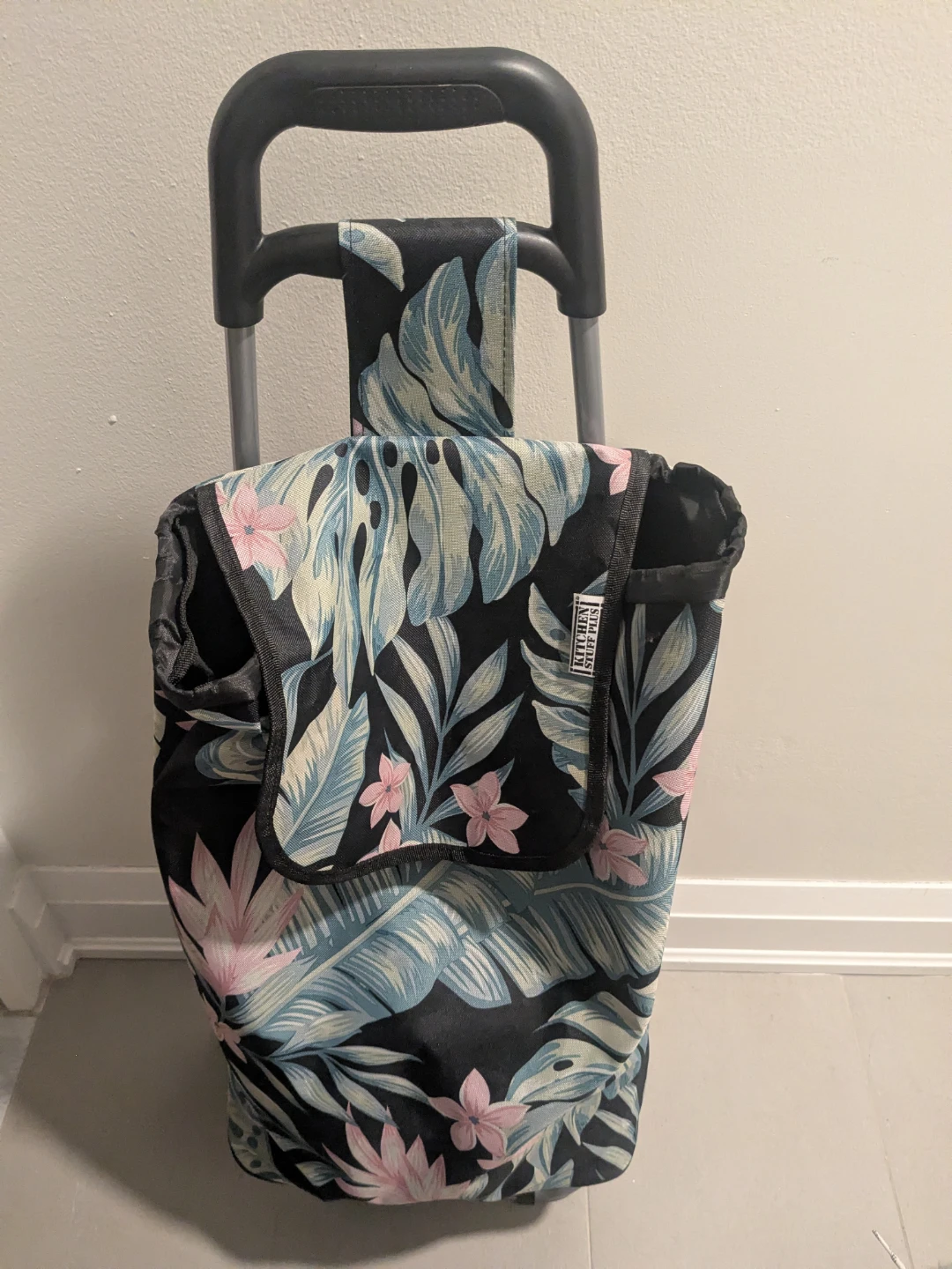 Kitchen Stuff Plus Floral Shopping Cart