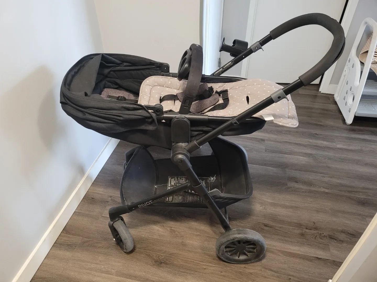 Evenflo Pivot Travel System Stroller