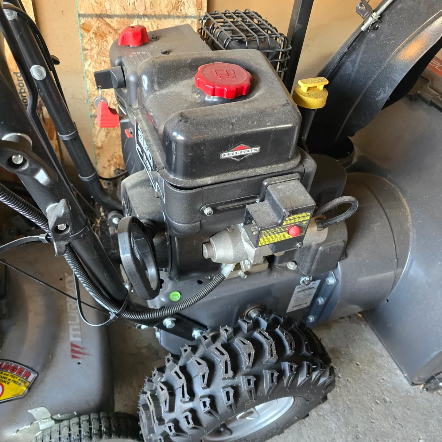 #cleanout Briggs & Stratton 208cc 9.50 Snow Series Snow Blower