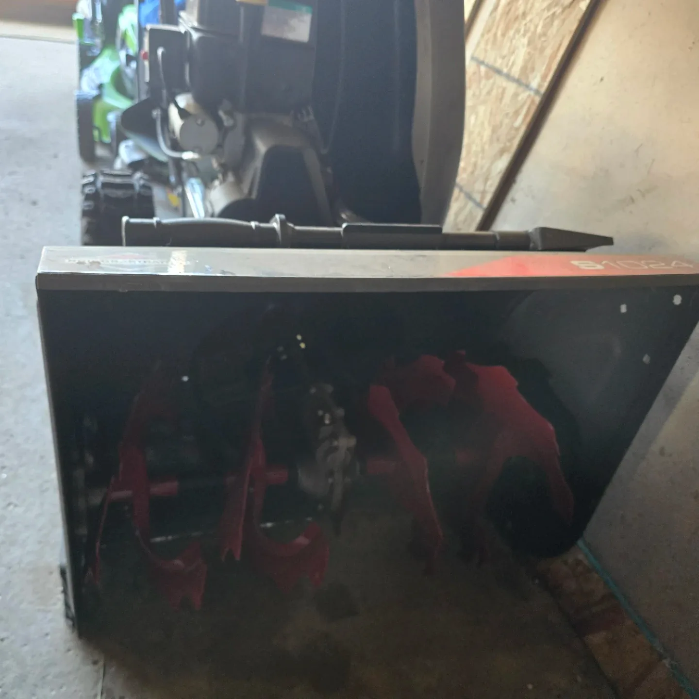 #cleanout Briggs & Stratton 208cc 9.50 Snow Series Snow Blower image indicator(2)