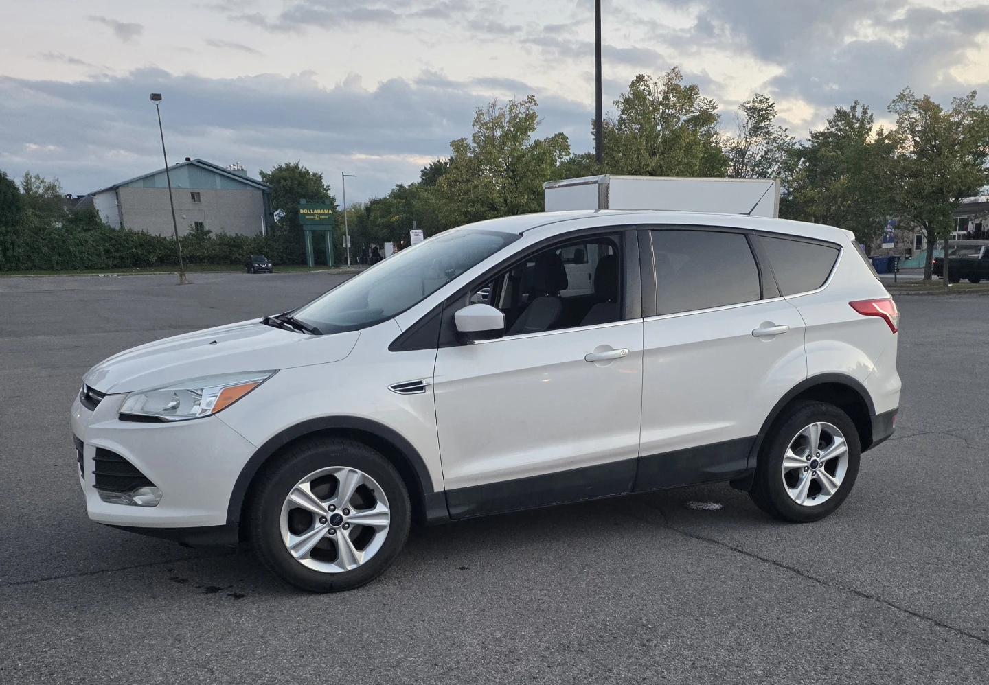 Ford Escape SUV - White - photo 2