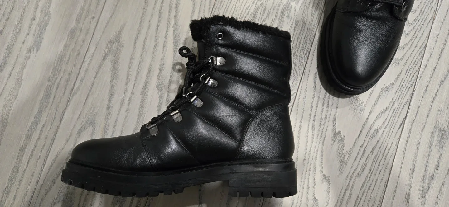 Cougar Black Winter Boots - Size 11