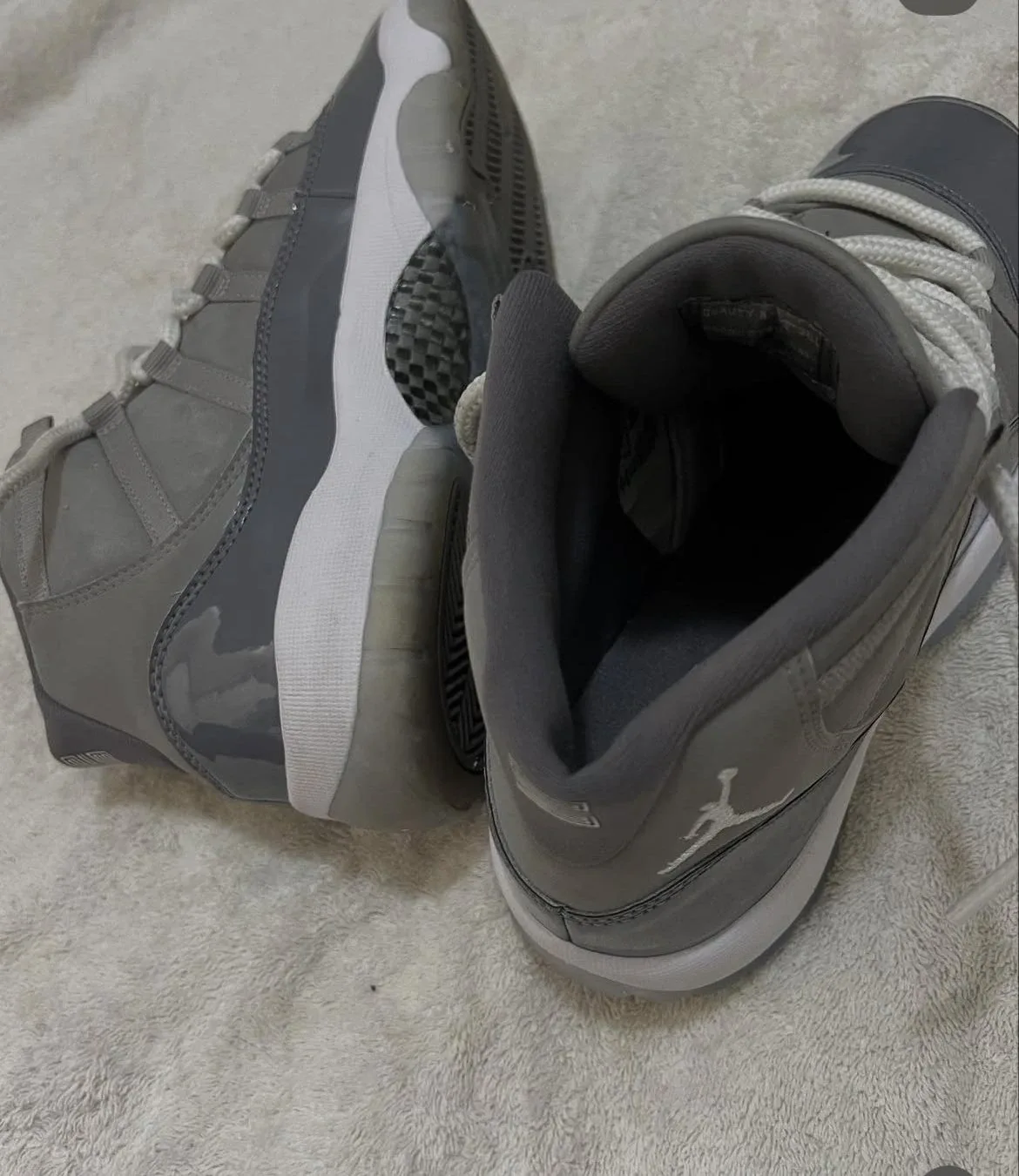 Air Jordan 11 Retro (GS) - Size 7Y image indicator(7)