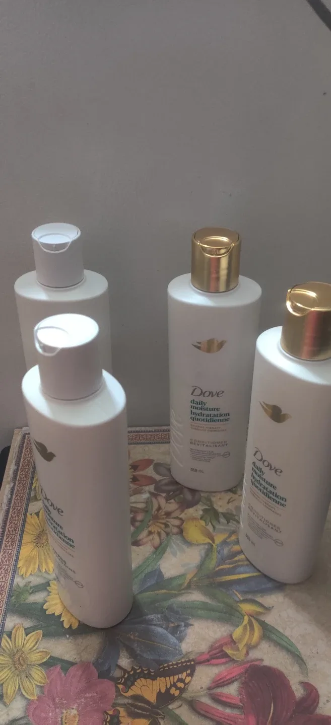 Dove shampoo x 2 and Dove Conditioners x2