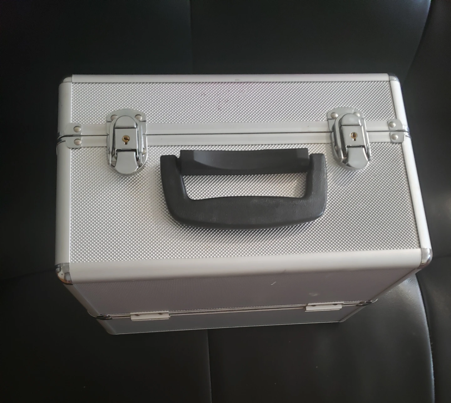 Silver Aluminum Makeup Organizer Case🥈