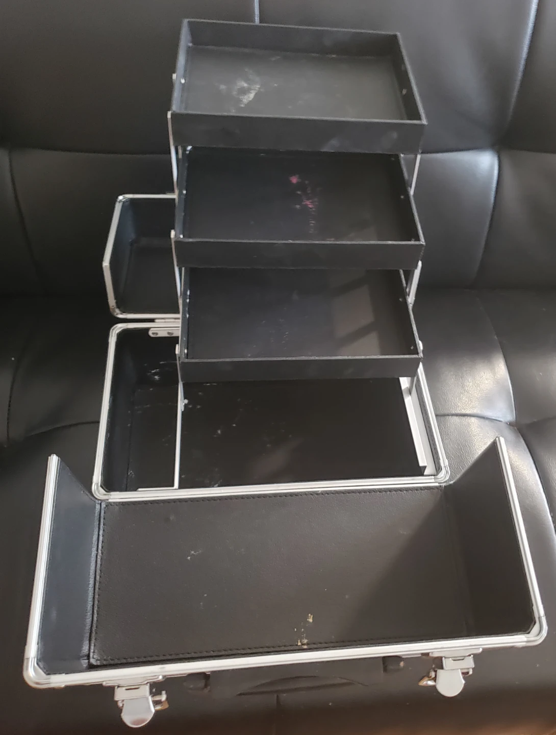 Silver Aluminum Makeup Organizer Case🥈 - photo 2