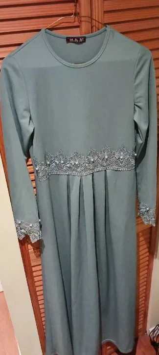Green Maxi Dress with Lace Detail #Cleanout image indicator(3)