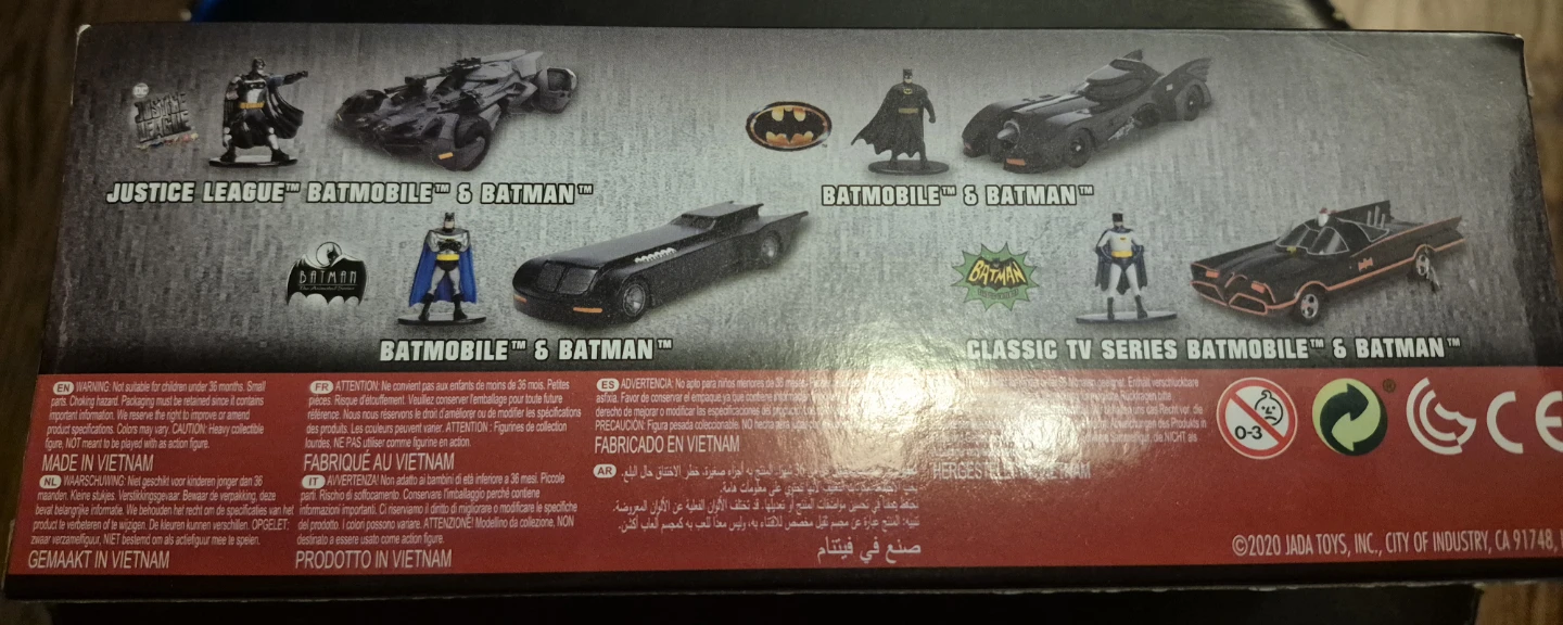 JADA Batmobile and Batman figure - photo 2