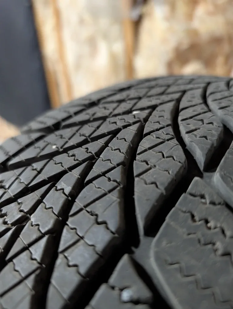 (4)-205/55R16 Winter Tires On Saab Alloy Rims 5x100 image indicator(6)