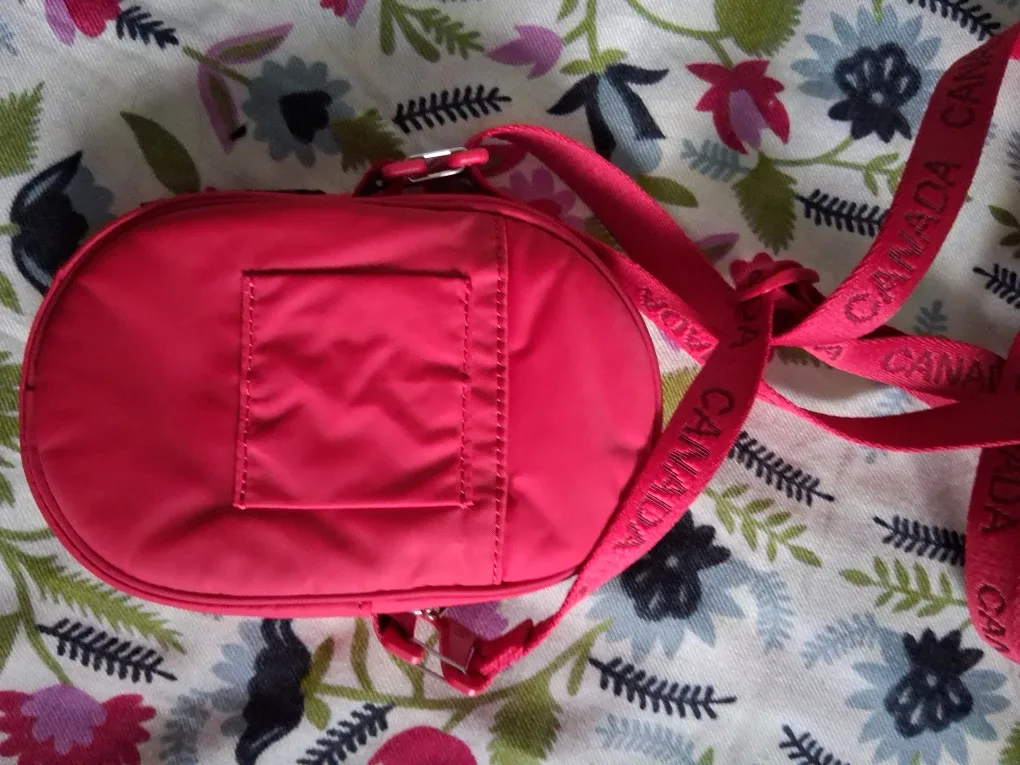 #Cleanout! Lululemon Festival Bag 1L Canada Edition image indicator(2)