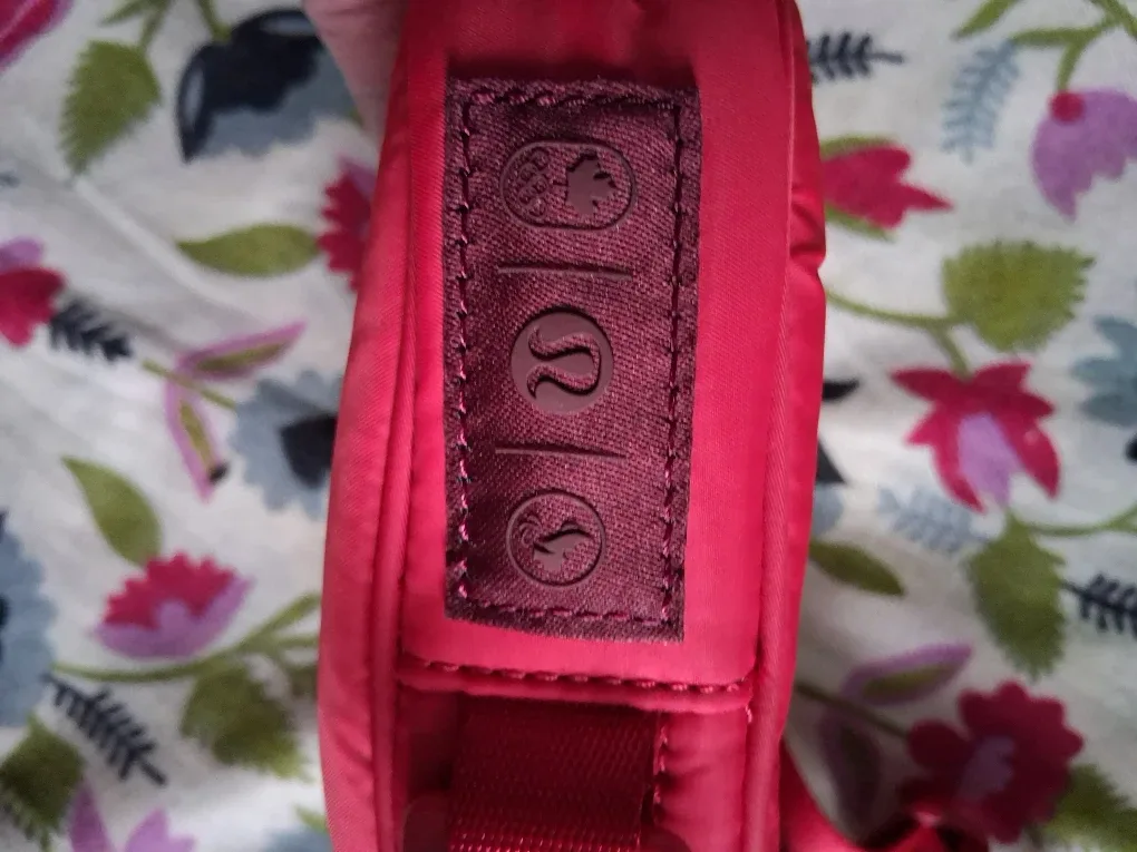 #Cleanout! Lululemon Festival Bag 1L Canada Edition image indicator(3)