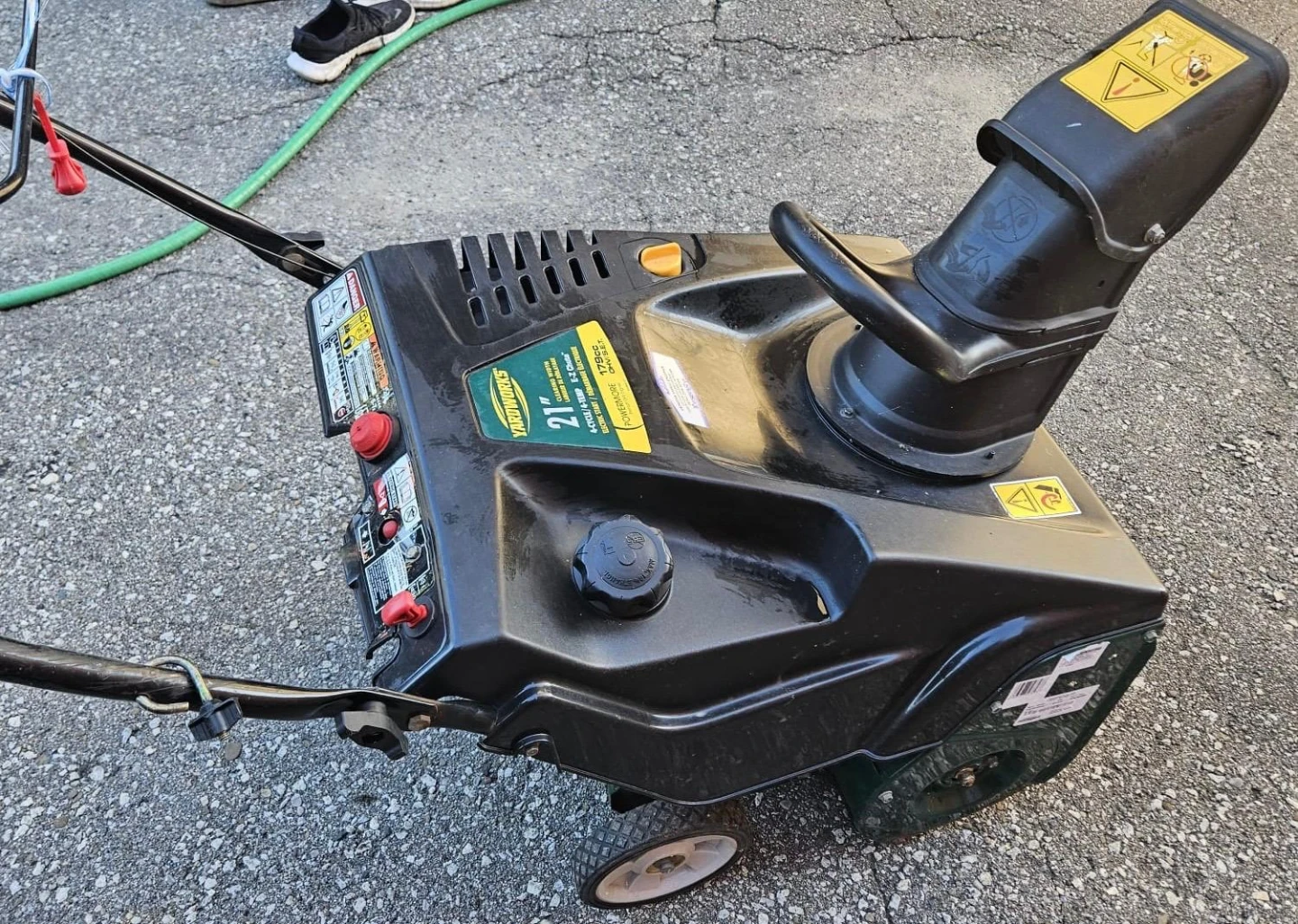 Yardworks 21" Snow Blower - photo 2