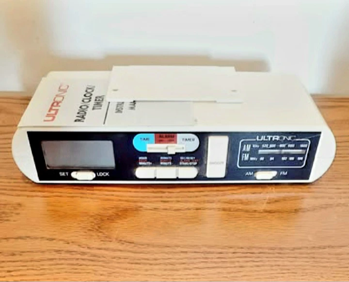Unique Ultronic II Radio Clock & Timer