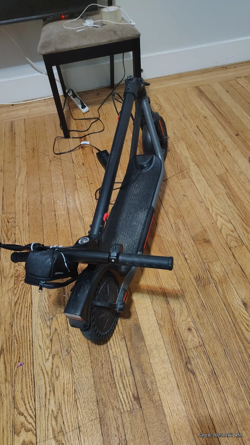 Electric scooter - photo 2