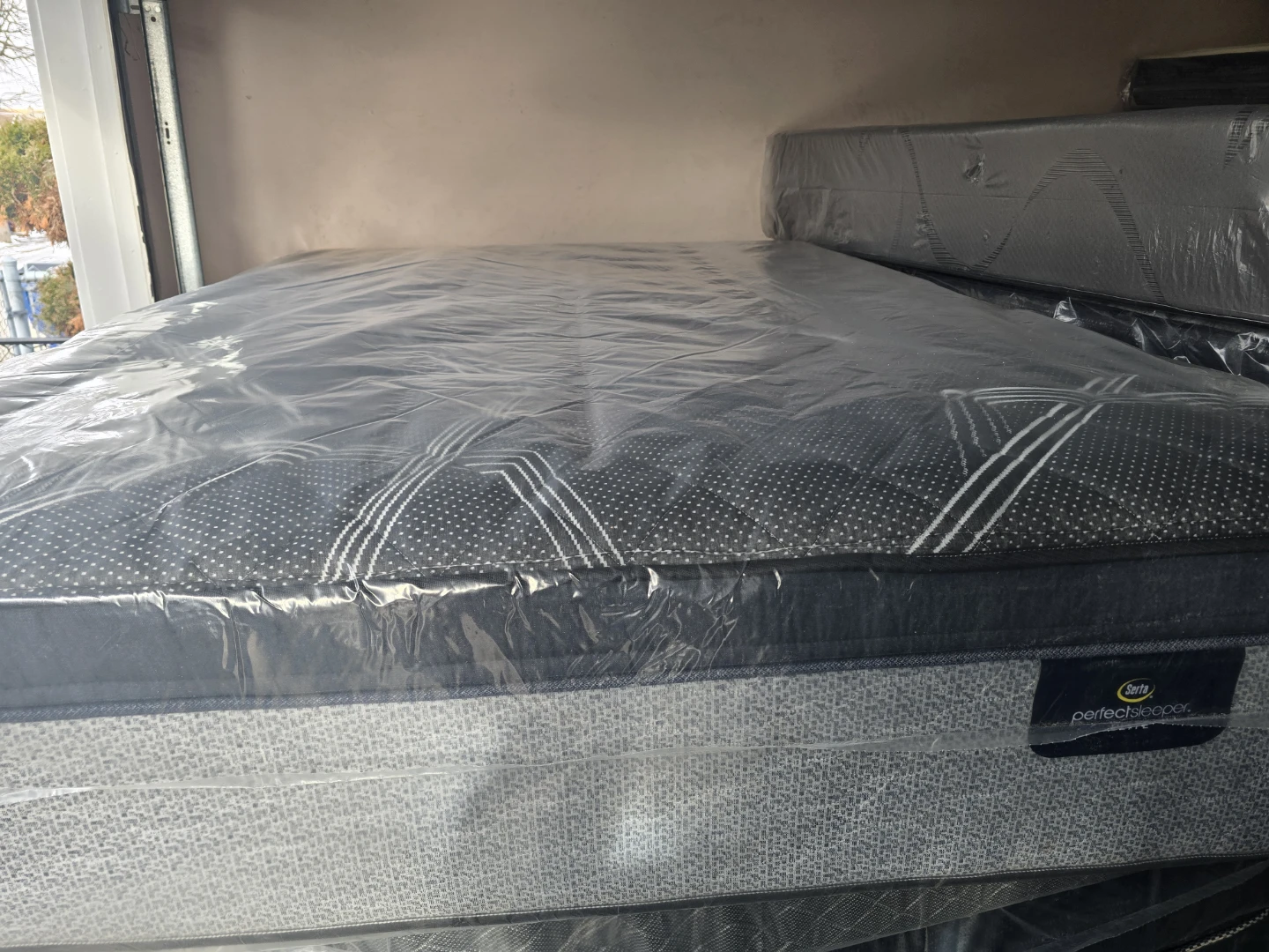 Queen Serta Perfect Sleeper Elite - photo 3
