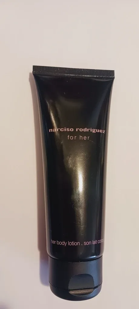 NEW !! Narciso Rodriguez For Her Body Lotion image indicator(2)