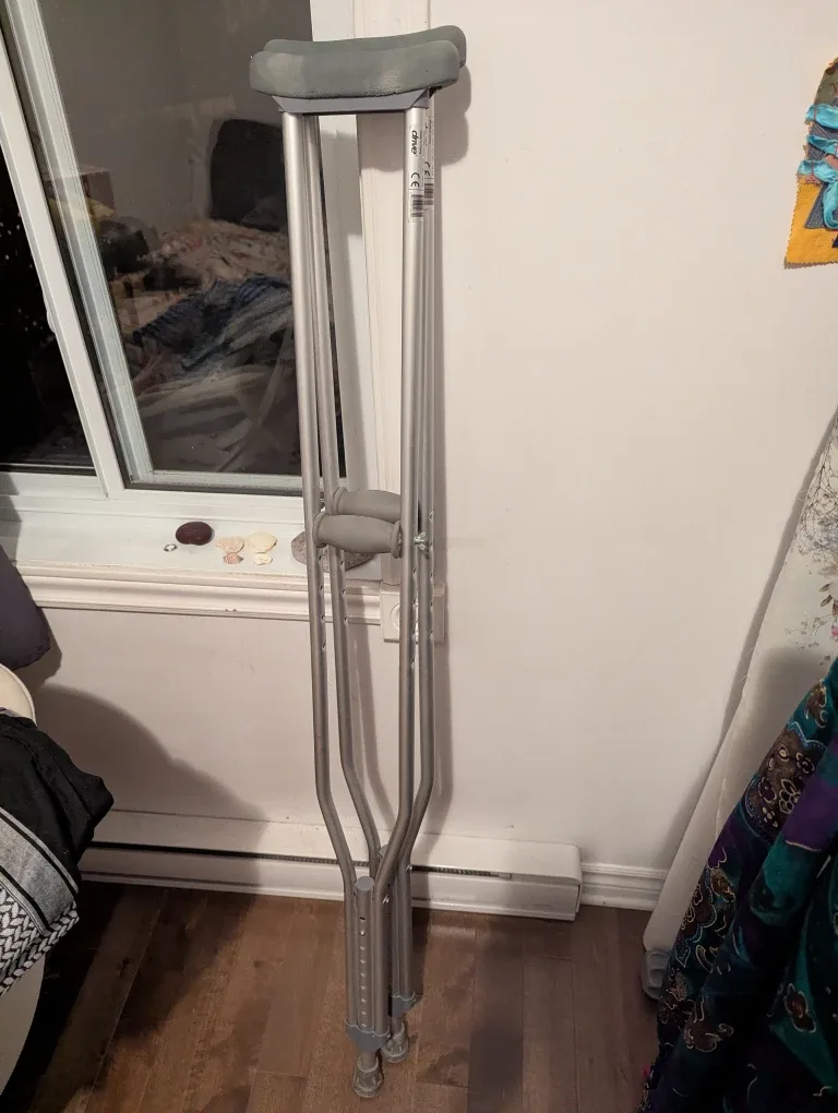 Adjustable Adult Crutches