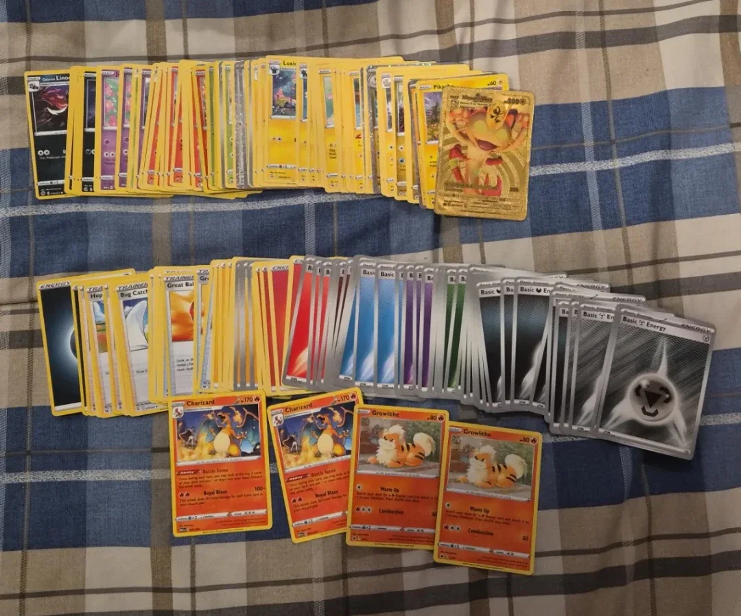 100 Pokemon Cards Lot - Charizard, Growlithe